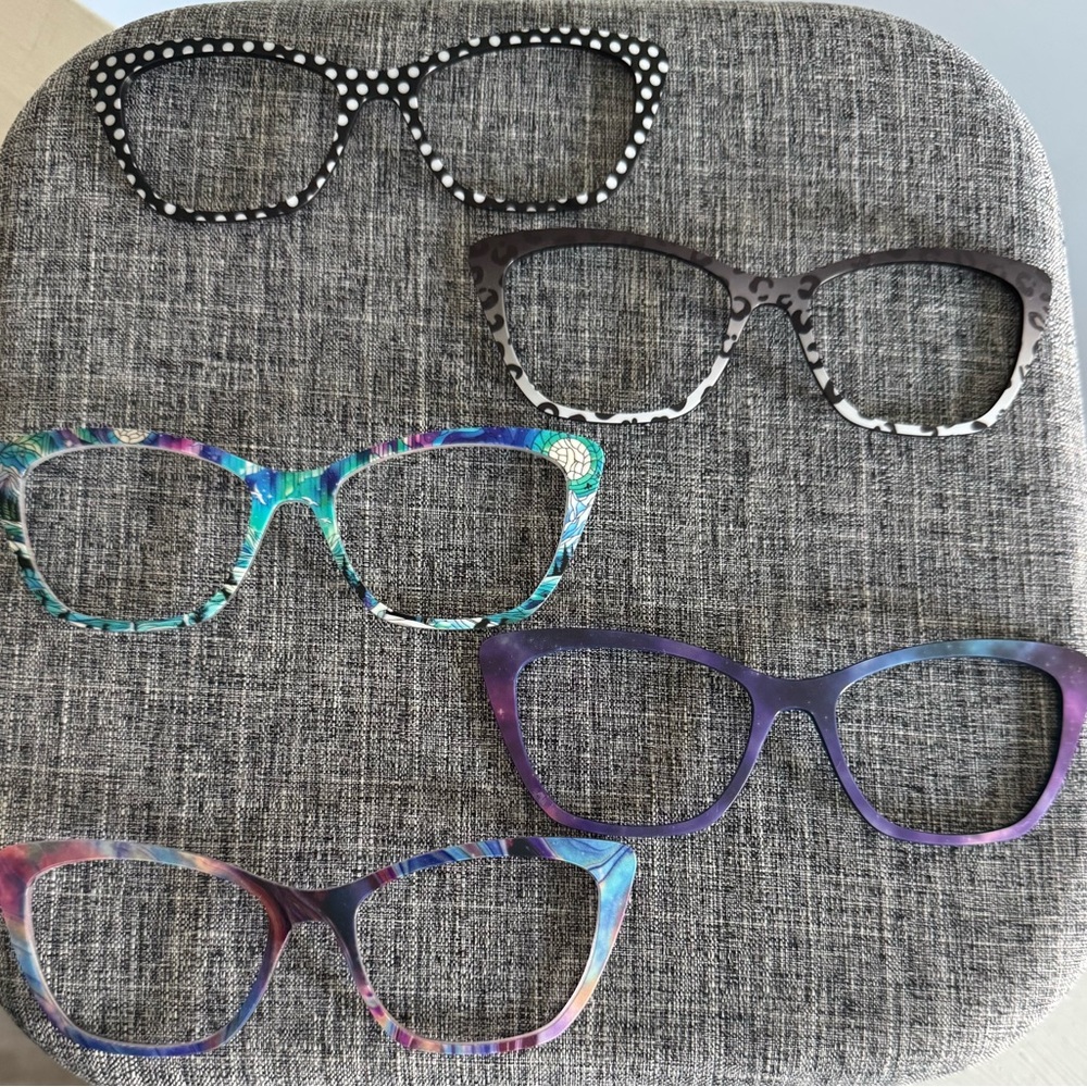 Stylish Women's Patterned Glasses Set